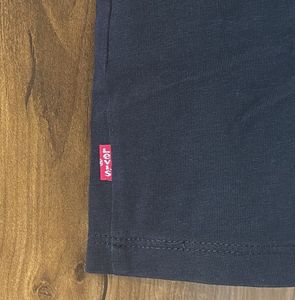 Levi's Graphic Tee