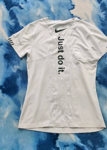 Nike &#39;Just Do It&#39; Tee