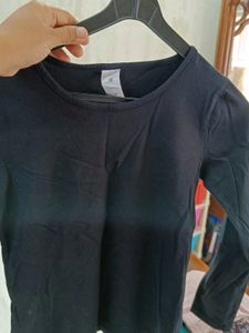 BLACK T SHIRT