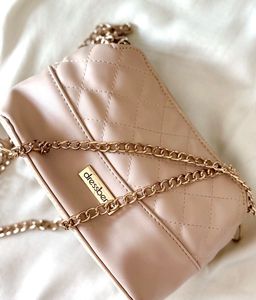 Nude Dressberry Crossbody Bag with gold chain deta
