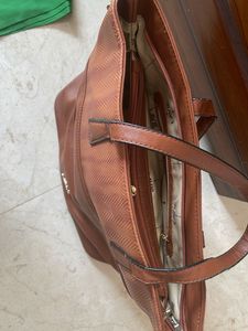 New Lavie Handbag With Multiple Pockets