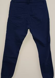Mens&#39; Blue Highlander slim fit trousers, jogger fit, Size 32, length 39.5 inch