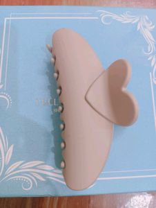 Three Beautiful Clature + 1 Banana Clip