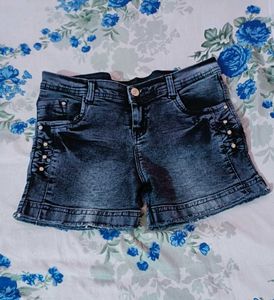 Trendy Black Denim Shorts