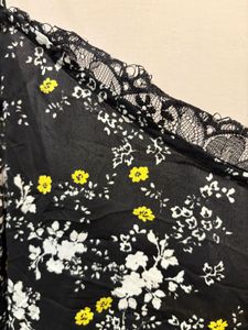 Beautiful Over Size Floral Lace Trim Cami Top