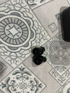 Y Wireless Earphones With Mobile Charger