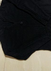 Ladies Black Colour Woolen Kurti