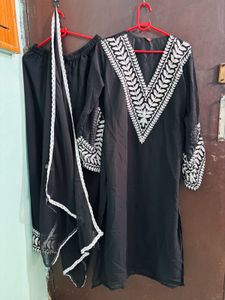 Elegant Embroidered Kurta