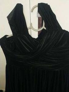 Romantic Black Midi Dress with Elegant Pattern
