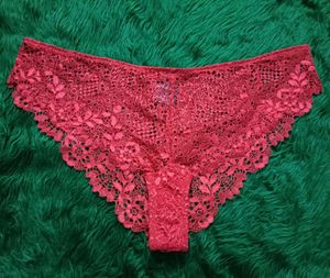 Red Lace brand new 🆕🎀