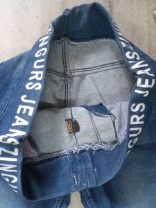 girls jeans west size is 30&#34; X length  37&#34;
