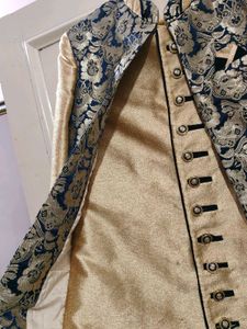 Gold Leyerd Sherwani