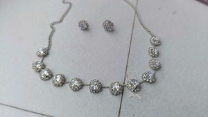 Sparkling Necklace &amp; Earring Set