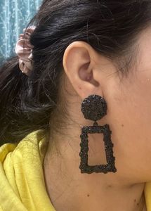 Dressberry Black Statement Earrings