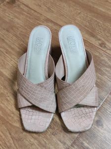 Mode By Redtape Heels