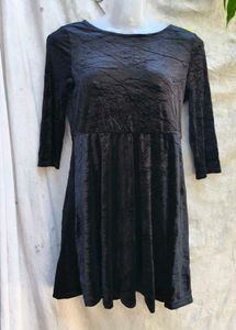 2.25.8 CUTE BLACK VELVET SPARKLING DRESS