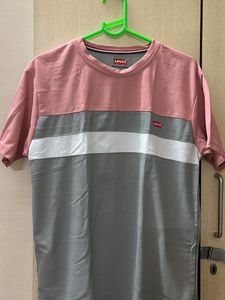 Oversized XL Grey Pink Levi’s T shirt