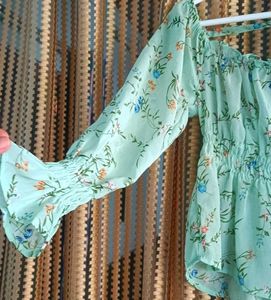 Floral Print Peasant Top🎀