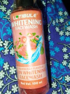 LATIBULE Strawberry Flavor Skin Whitening FaceWash