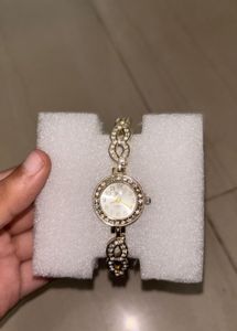 Elegant studded bracelet Women's Watch