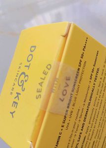 Dot &amp; Key Sunscreen SPF 50💛🌷