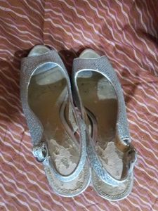SILVER GLITTER HEELS
