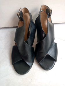 Black Leather Heels 👠