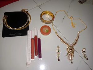 Jewellery & Lipstick Bundle
