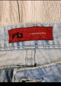 sc2721 Freiburg Light Wash Jeans size 34