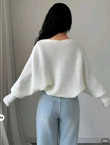 New with tag Pinterest Stylish Cream Knit Sweater