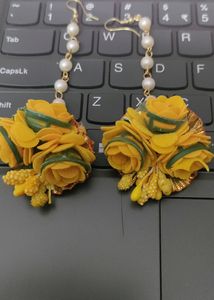 Pack Of Two Yellow Artificial Flower Maang Tikka