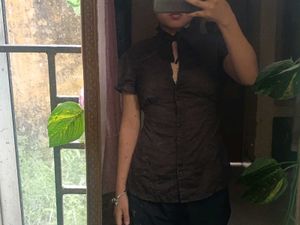 fitted brown top