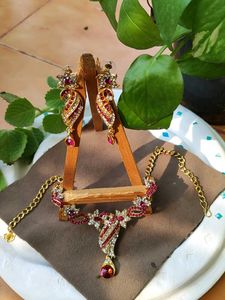 Elegant Gold & Ruby Jewelry Set