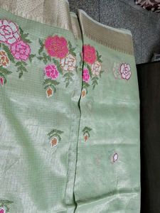 Elegant saree totally  new  with  blouse  piece