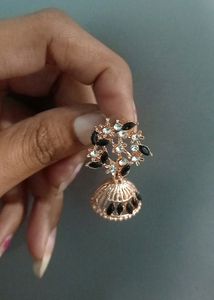 Rose Gold Jhumkas That Suits Any Ethnic Wear
