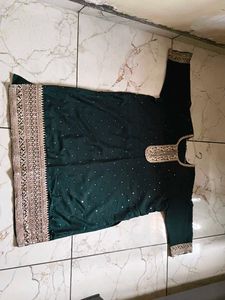 Elegant Green &amp; Gold Embellished Kurti