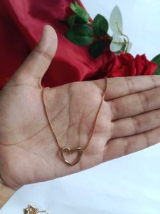 Elegant Gold-Tone Heart Pendant Necklace