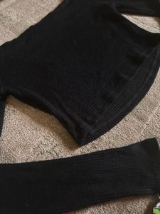 Black Off-the-Shoulder Ribbed Crop Top