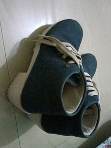 High-heeled Shoes
