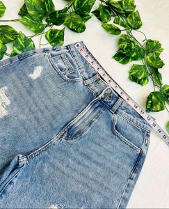 Ripped Jeans  With Free Tshirt(with Tag)🖤