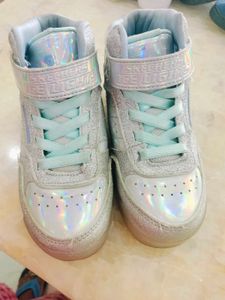 Sketchers Light Shoes For Girls