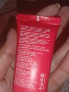 It&#39;s a Dot&amp;Key Cream It&#39;s Giving Glowey Vibe