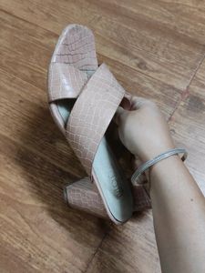 Mode By Redtape Heels