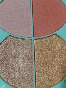 Kimchi Chic TEDDY KIM PALETTE - 02 Boyfriend