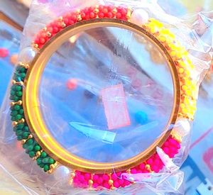 Beautiful 4 Colors Bangles