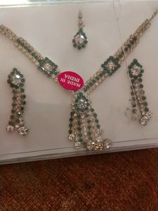 Neckles