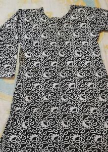 black kurta with zari border
