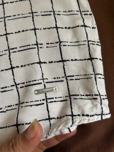 Van Heusen Tunic Crop Top -L Size