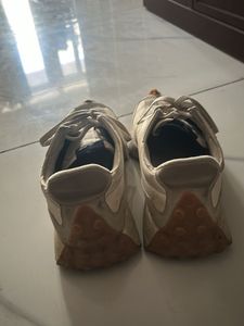 New Balance 327 Sneakers