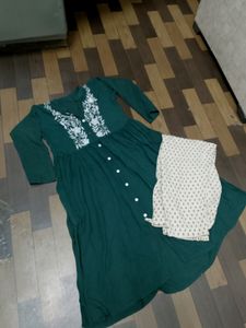 Nayra Cut Kurti With Pant
